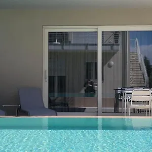 Appartement *central Lakeside Apt*swimming Pool & Free Parking, Peschiera del Garda